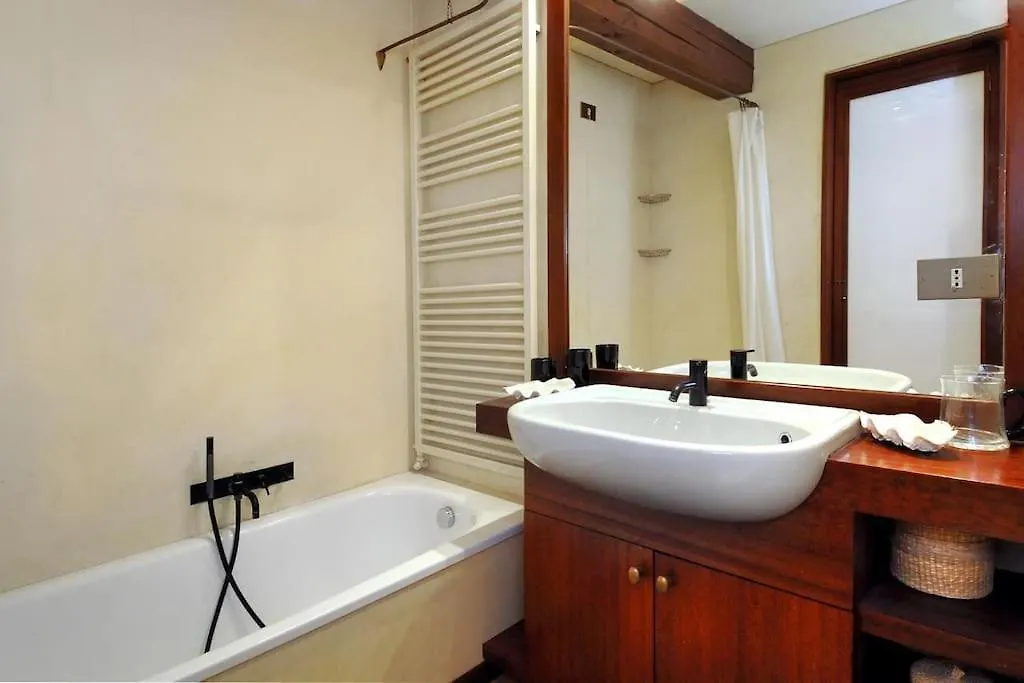 Ca' Della Tana Charming Apartment In Biennale Area Venedik