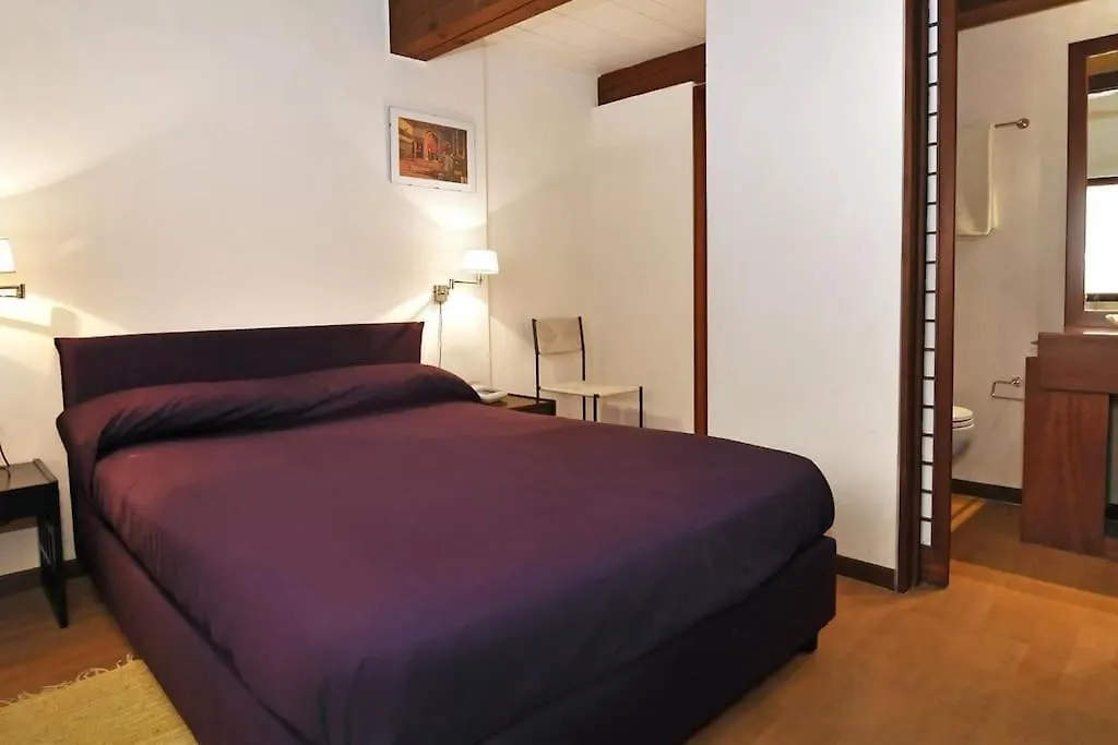 Ca' Della Tana Charming Apartment In Biennale Area Venedik