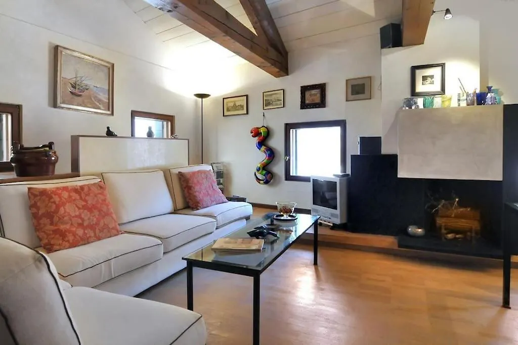Ca' Della Tana Charming Apartment In Biennale Area Venedik