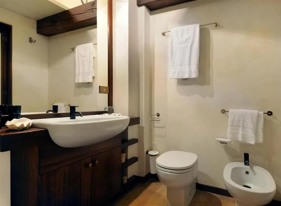 Ca' Della Tana Charming Apartment In Biennale Area Velence
